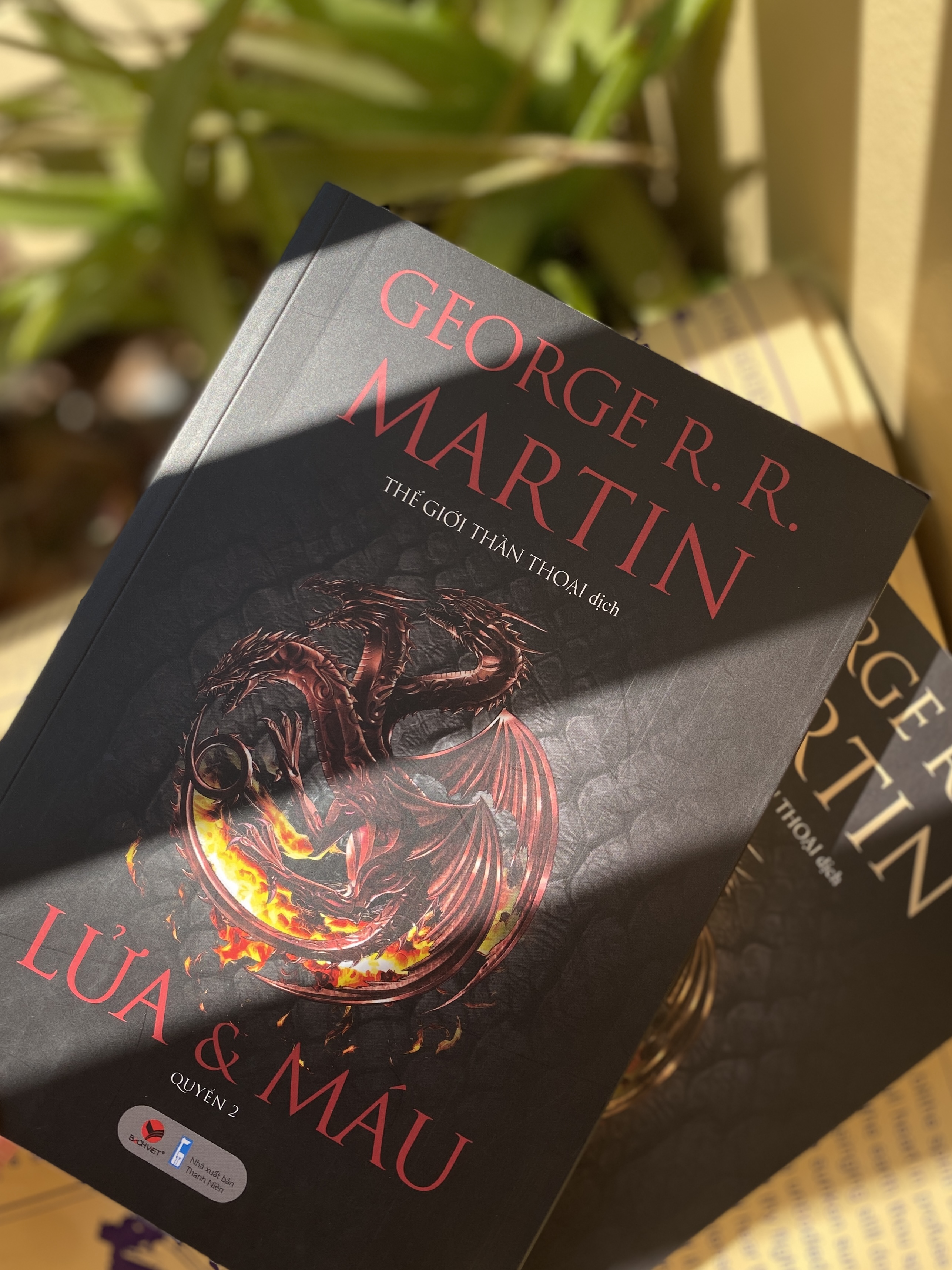 Sách - Lửa và Máu (Bộ 2 tập) - Bách việt