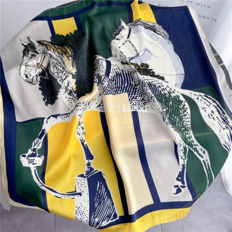 Khăn turban lụa vuông choàng cổ size 70x70cm in hình con ngựa