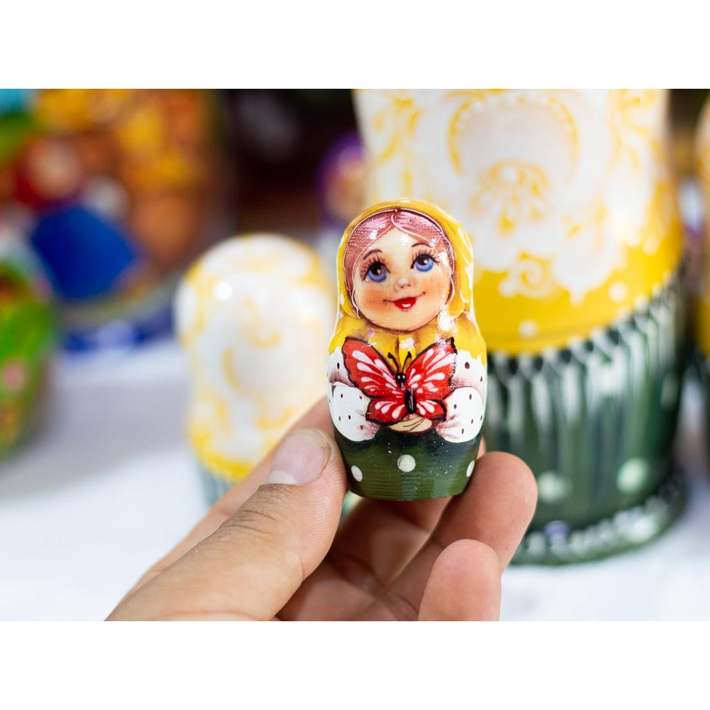 BỘ BÚP BÊ NGA MATRYOSHKA 5 LỚP 18CM "MISA ÔM HOA VÀNG" CỰC ĐẸP VÀ DỄ THƯƠNG