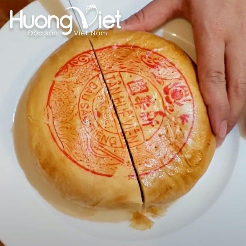 Hình ảnh Bánh pía 4 trứng đậu xanh sầu riêng Tân Huê Viên 500g