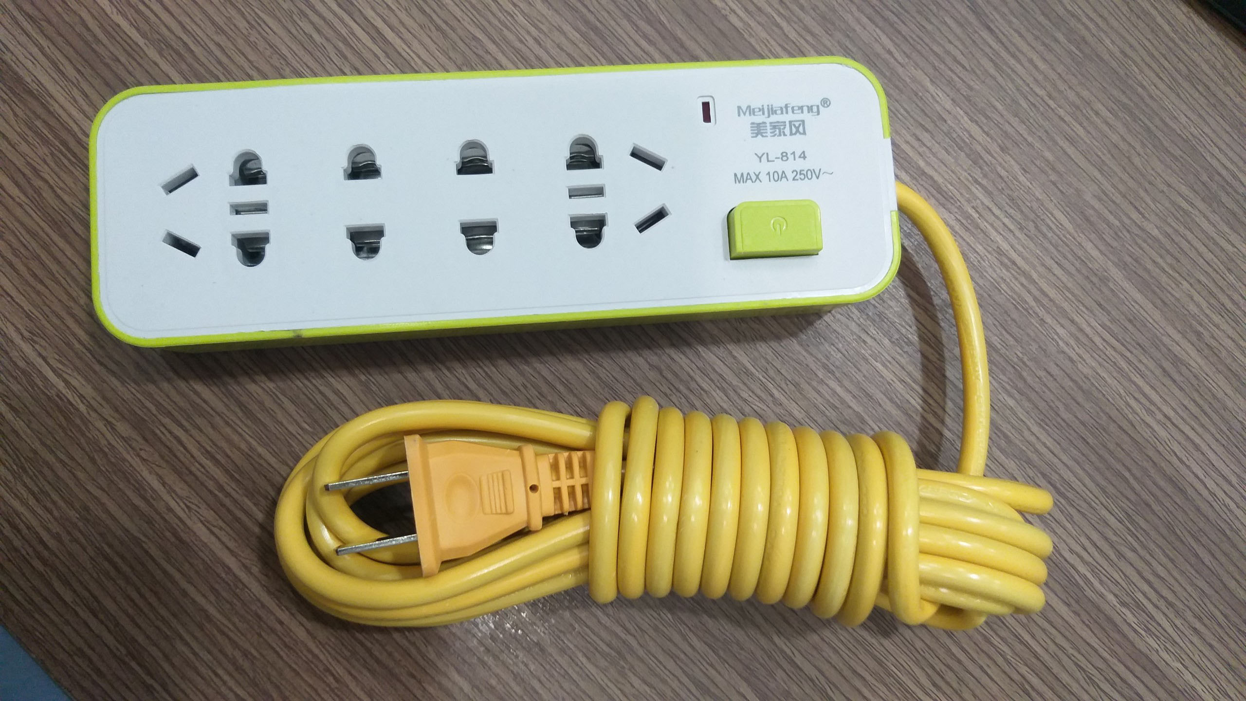 Ổ Cắm Điện Đa Năng Dùng Cho Cả Phích Cắm 2,3 Đầu, Dây Dài 6m , Sạc Điện Nhanh Chóng, An Toàn