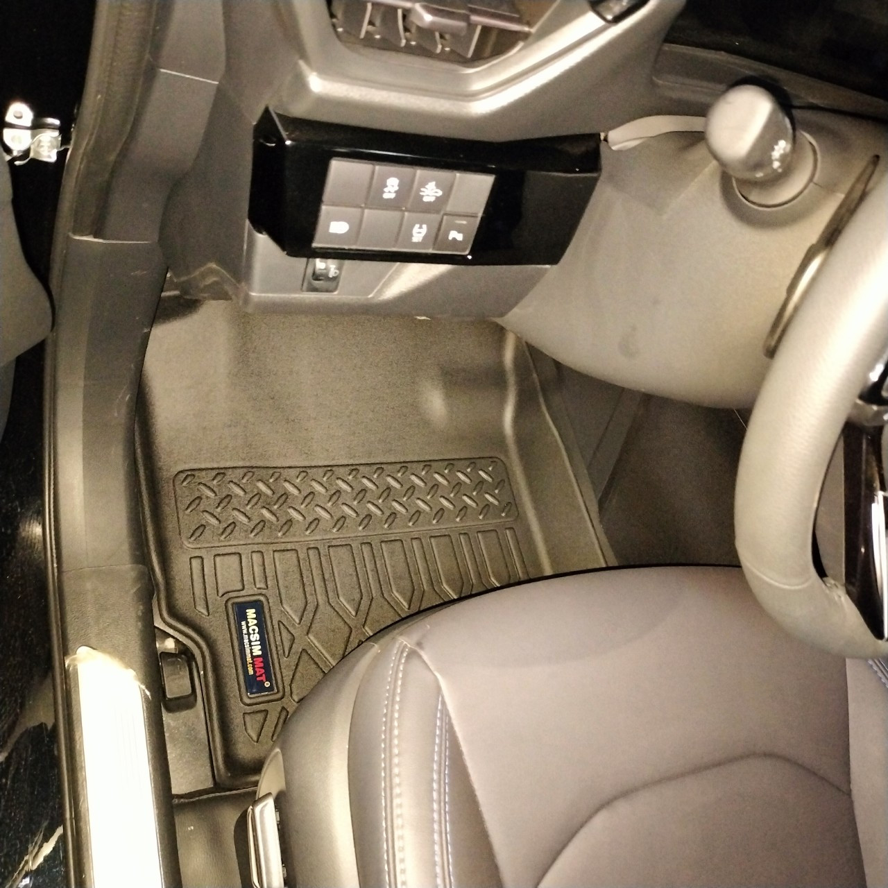 Thảm lót sàn xe ô tô Toyota Yaris Cross 2023+ Nhãn hiệu Macsim chất liệu nhựa TPE cao cấp màu đen