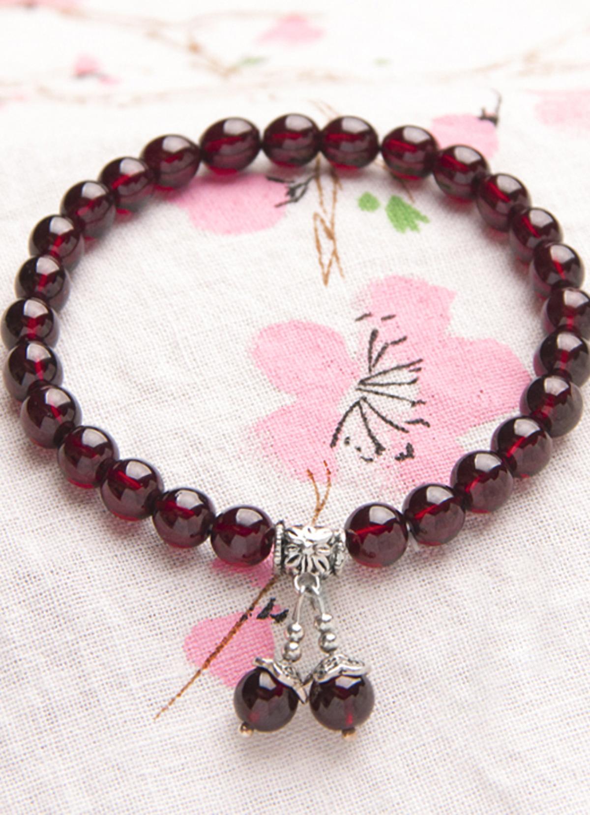 Vòng tay đá Garnet phối hạt đôi treo mệnh hỏa, thổ - Ngọc Quý Gemstones