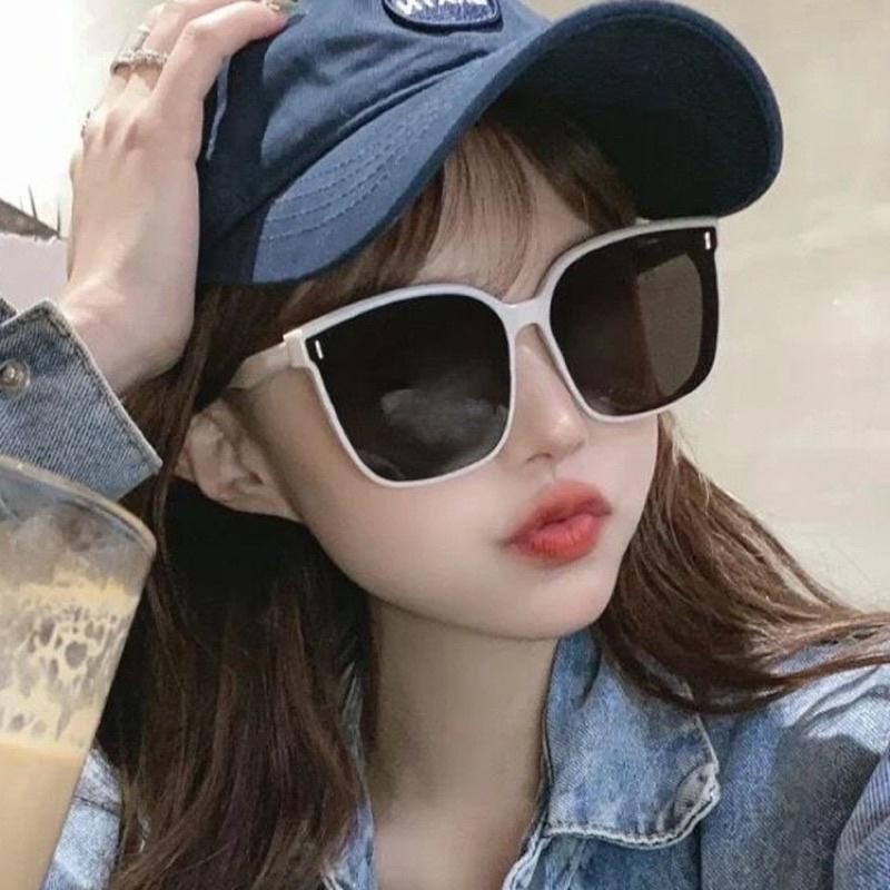 Kính thời trang đi biển, đi chơi