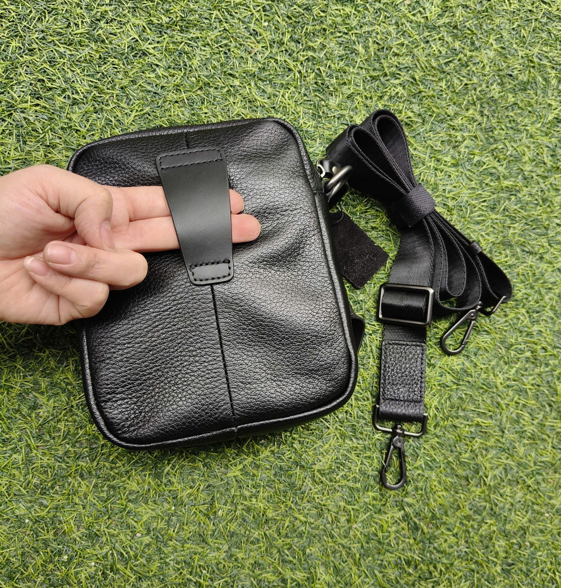 Túi Đeo Chéo Nam Da Bò Thật BHM1413 Mini Nhỏ Gọn Cao Cấp Vân Da Tự Nhiên Đựng Điện Thoại Ví Hộ Chiếu