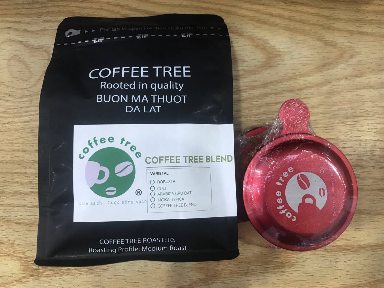 Combo Cafe bột Rang Xay Nguyên Chất Coffee Tree đặt biệt 100% Và Phin Cà Phê Màu Đỏ Cao Cấp thương hiệu Coffee Tree