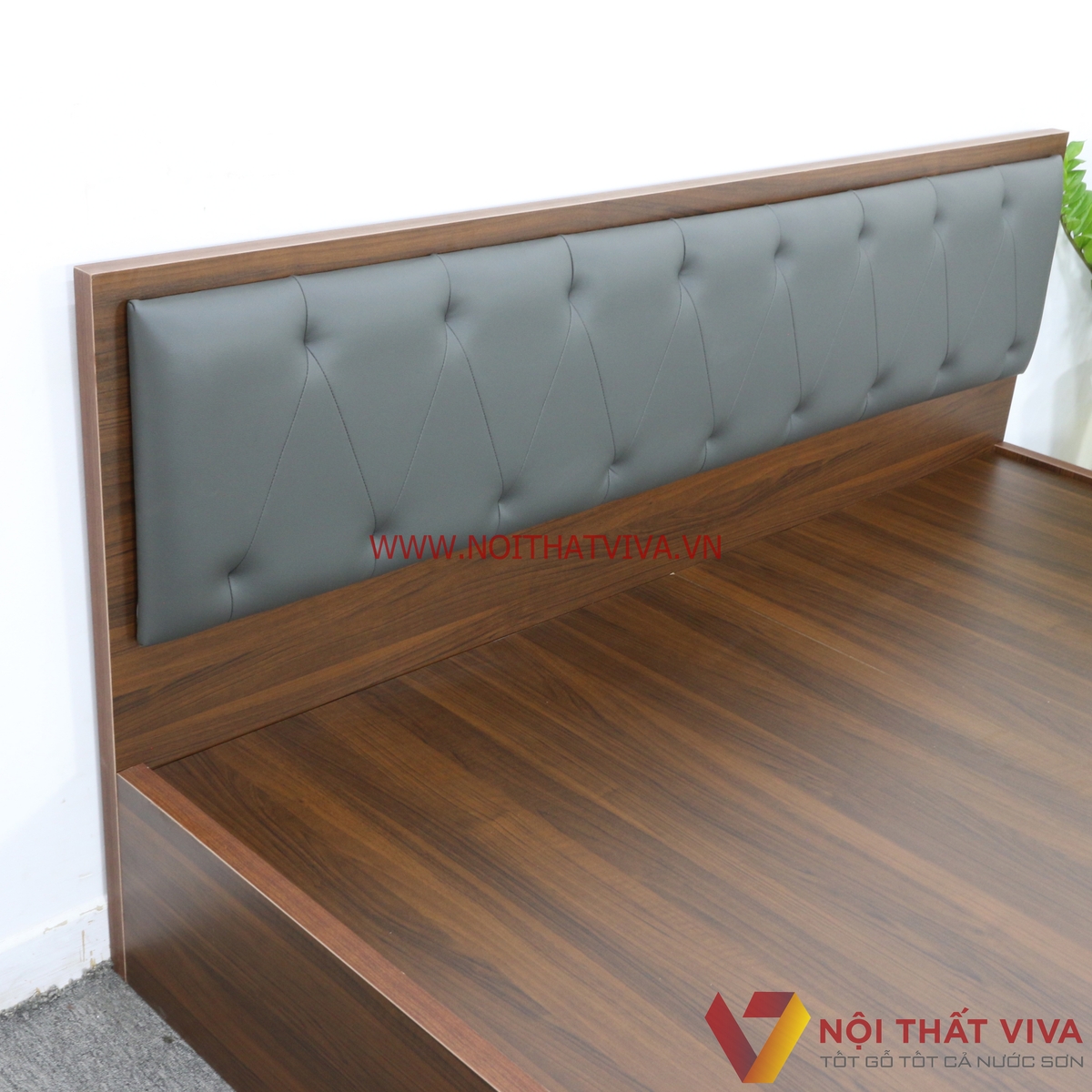 Giường Ngủ Gỗ MDF Melamine Màu Nâu Đầu Nệm Đen Hiện Đại Đẹp