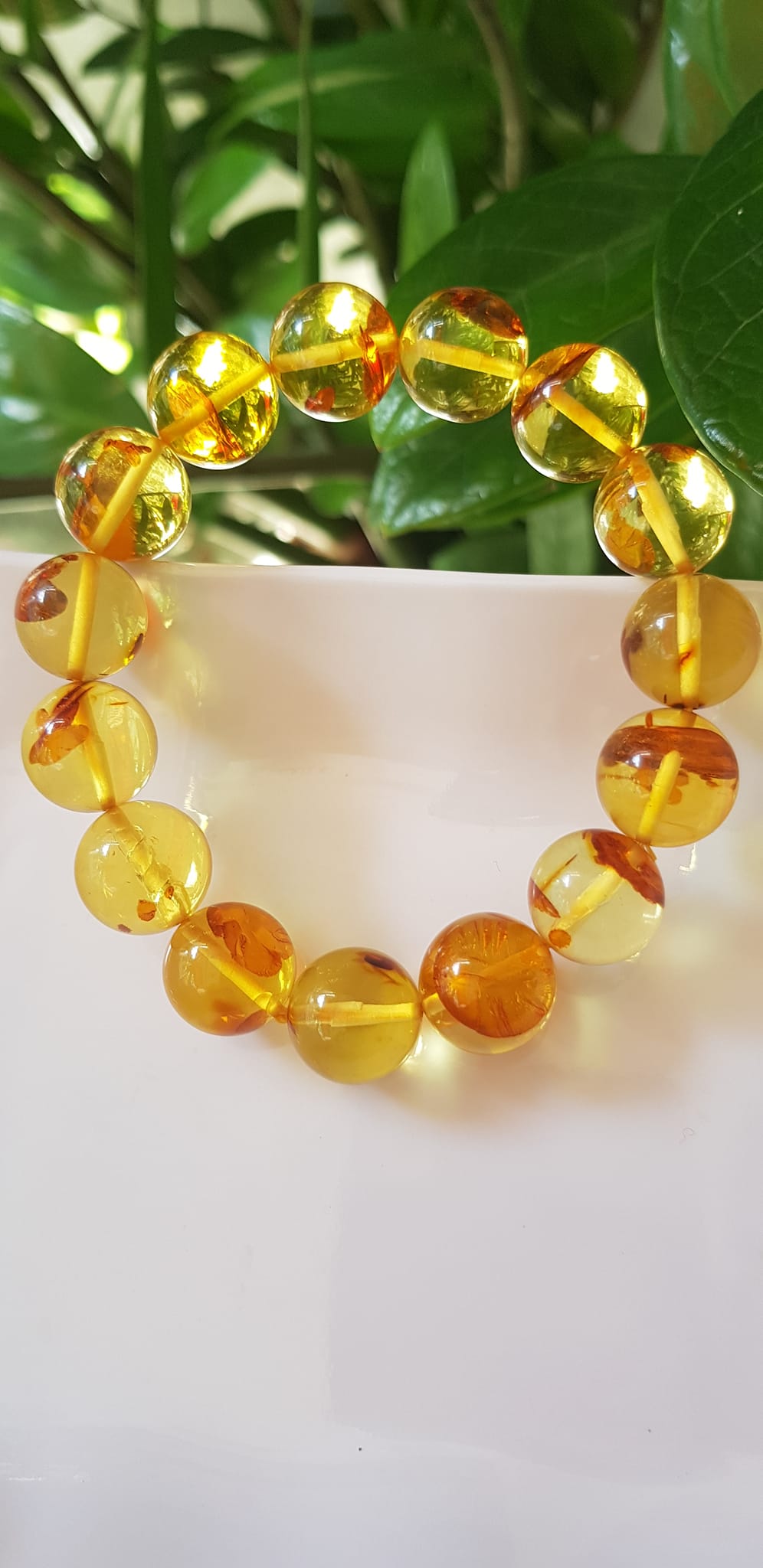 Vòng Hổ Phách tự nhiên Size Nam 14,5mm Vòng Vip cao cấp sịn hiếm quá đẹp xuất sắc 14,5mm Đá Hổ Phách Màu Vàng Anh trong bắt ánh sáng ánh lên quá đẹp đẳng cấp sang luôn Vòng chuẩn hợp Nam mệnh Kim mệnh Thổ mệnh Thủy đeo ạ