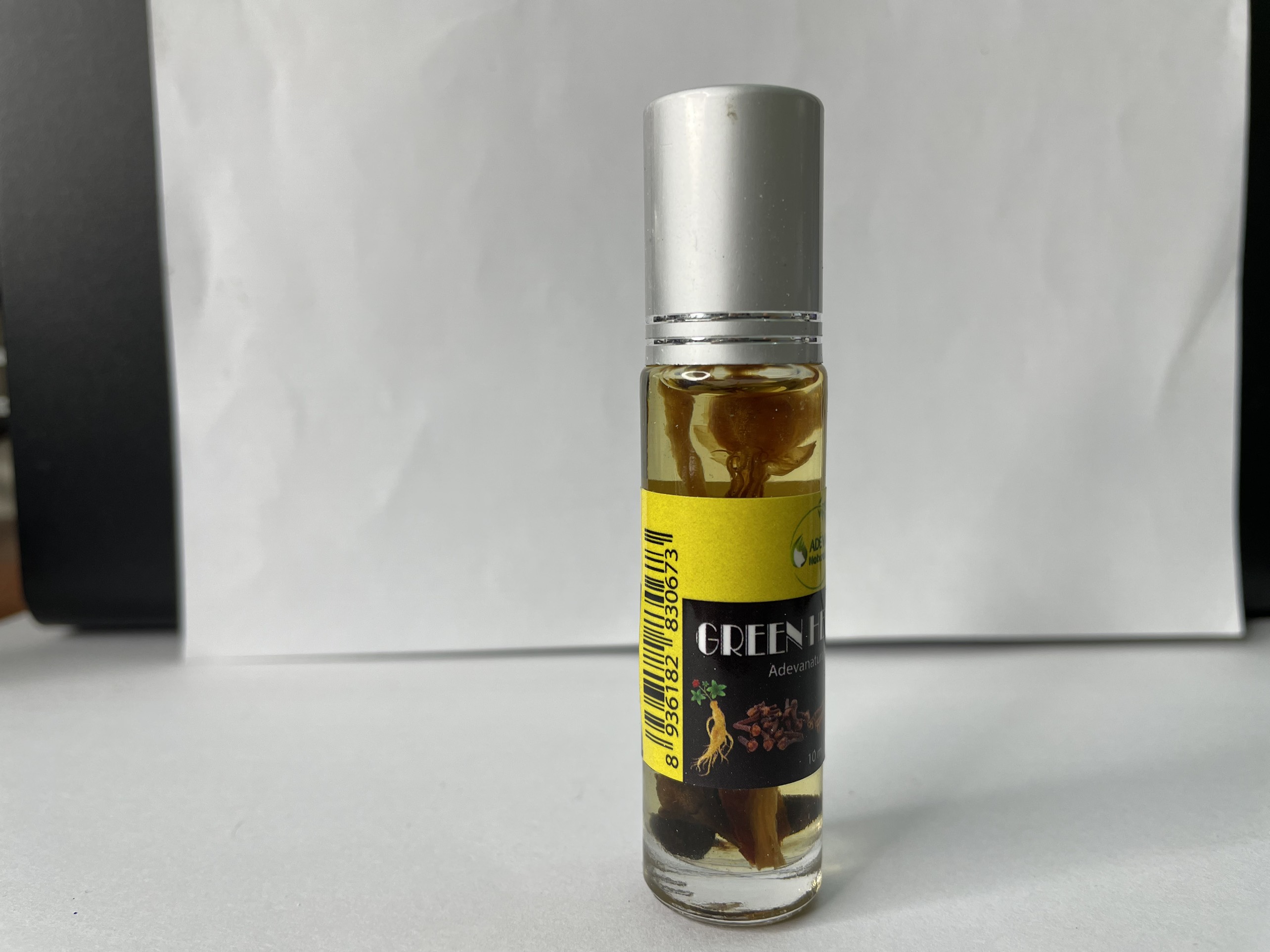 Dầu nóng thảo dược ADEVA - Green herb oil - Đầu bi lăn tiện lợi, kết hợp massage day ấn huyệt đạo. nhỏ gọn tiện mang theo, thành phần từ các loại tinh dầu và thảo mộc tự nhiên