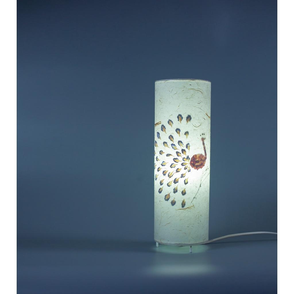 Đèn để bàn giấy dó hoa khô chú công