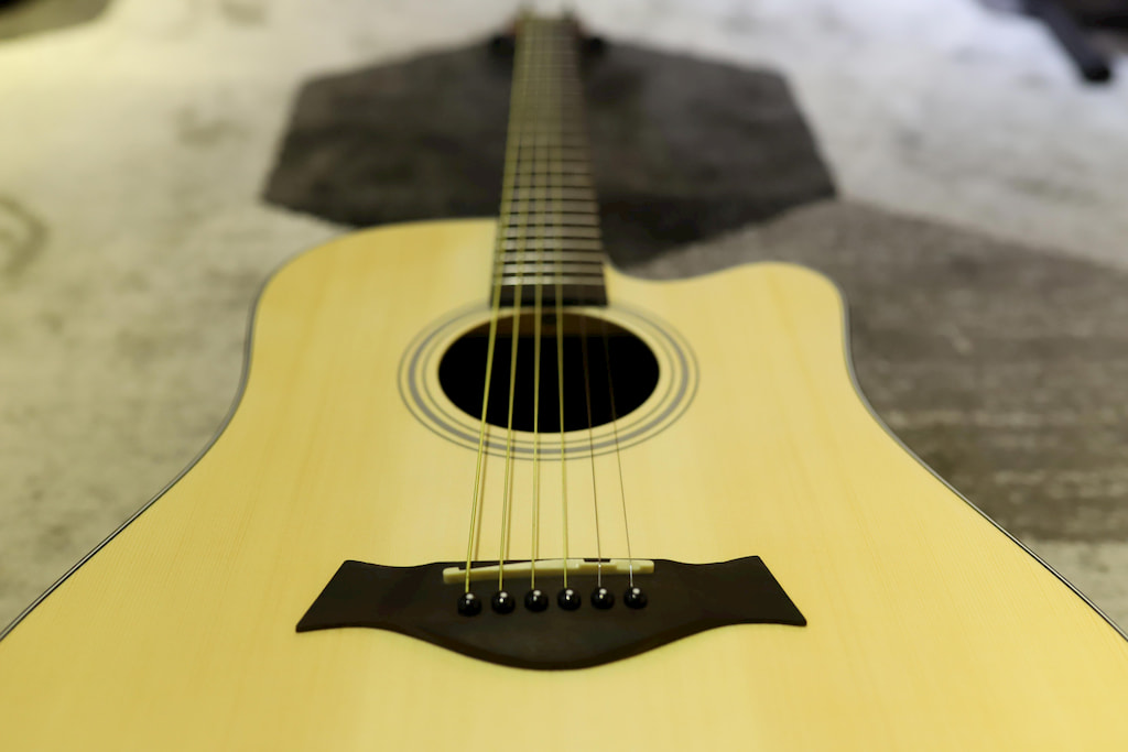 Đàn Guitar Acoustic CHARD F4190C + F201EQ