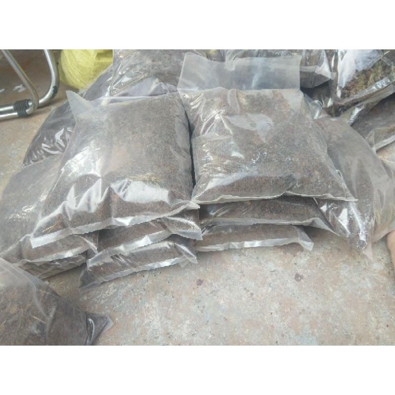 Đất hữu cơ trộn sẵn - đất phù sa sạch- túi 1kg trồng rau, cây ăn quả, cây cảnh, hoa