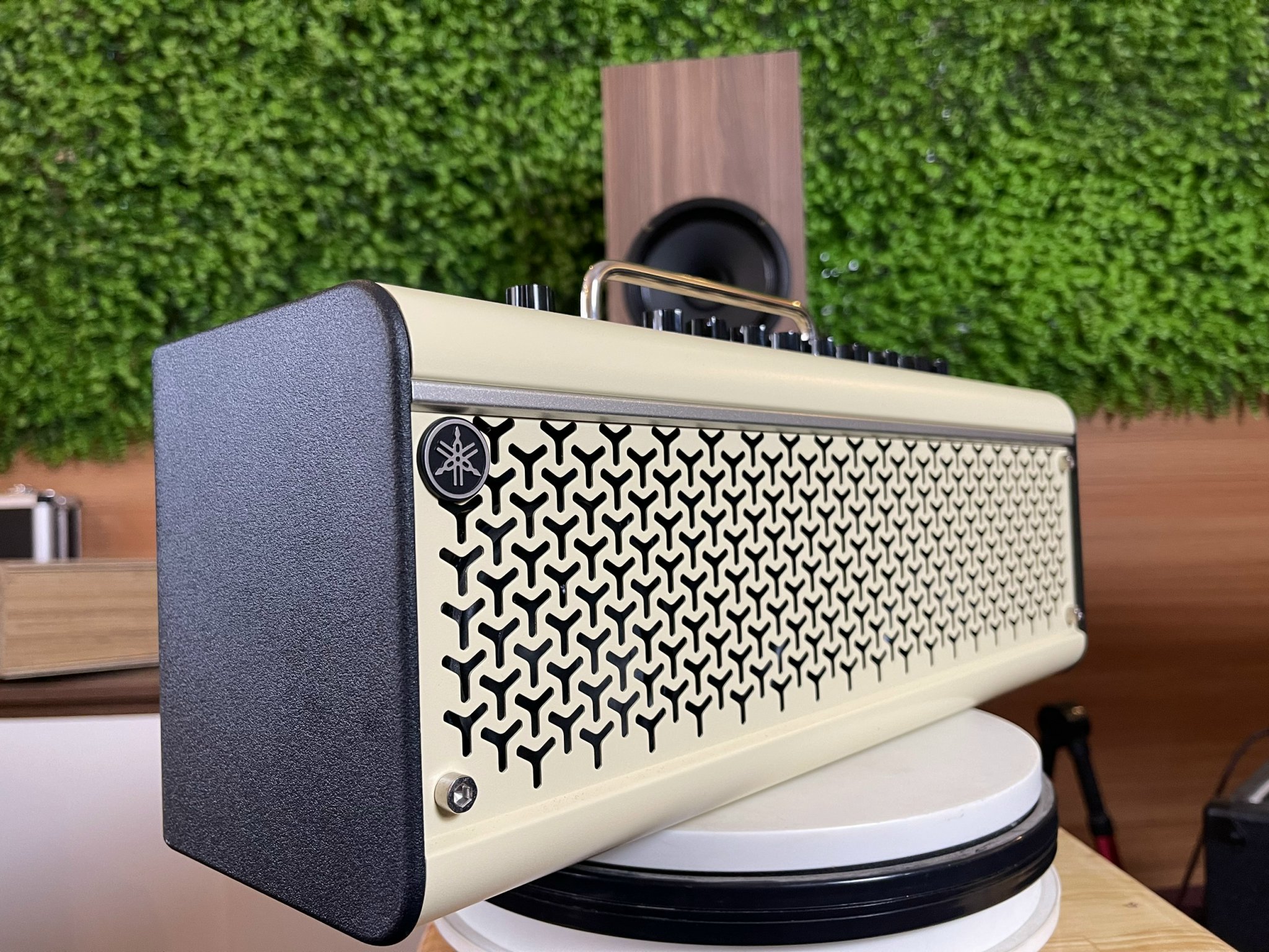 Ampli Guitar Yamaha THR30II Wireless (Không dây)