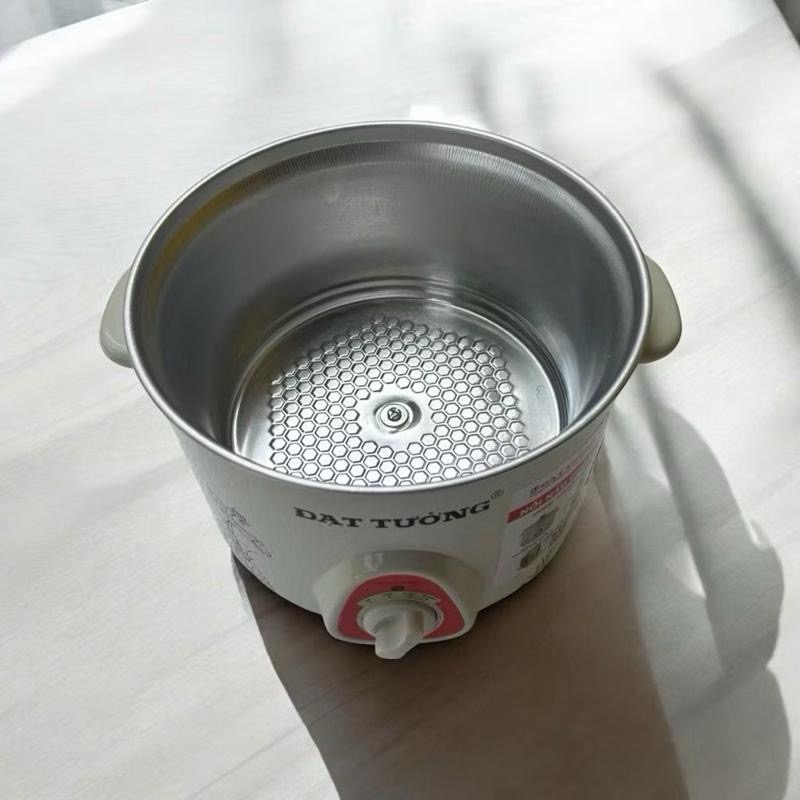 [AnhOtShop] Nồi Kho Cá Nấu Chậm Đạt Tưởng 1.5L – Lòng Sứ Dày, Giữ Nhiệt Tốt, Kho Cá Không Bị Vỡ, Tiết Kiệm Điện, Bền Hơn Loại Thường