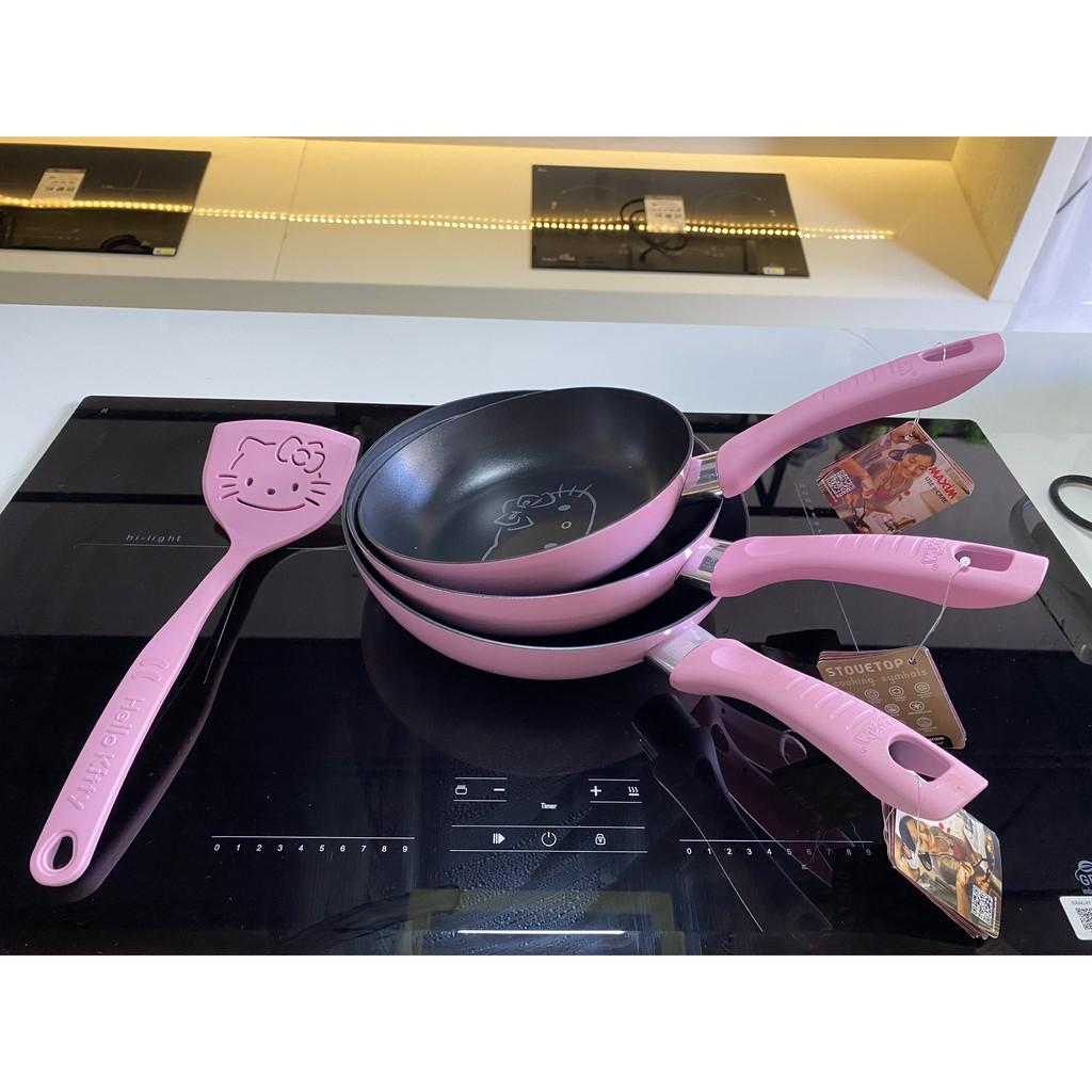 Chảo chống dính nhập khẩu cao cấp Hello Kitty màu đỏ/ hồng size 20cm, 22cm, 24 cm