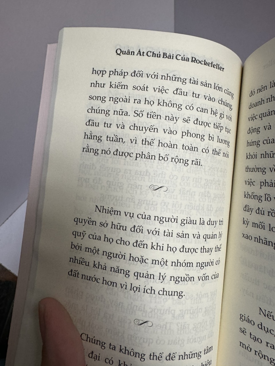 (Tặng kèm Bookmark) QUÂN ÁT CHỦ BÀI CỦA ROCKEFELLER: Những lời khuyên giúp bạn xây dựng sự thịnh vượng - John D. Rockefeller - Hoàng Ly dịch – Skybooks – NXB Thế giới