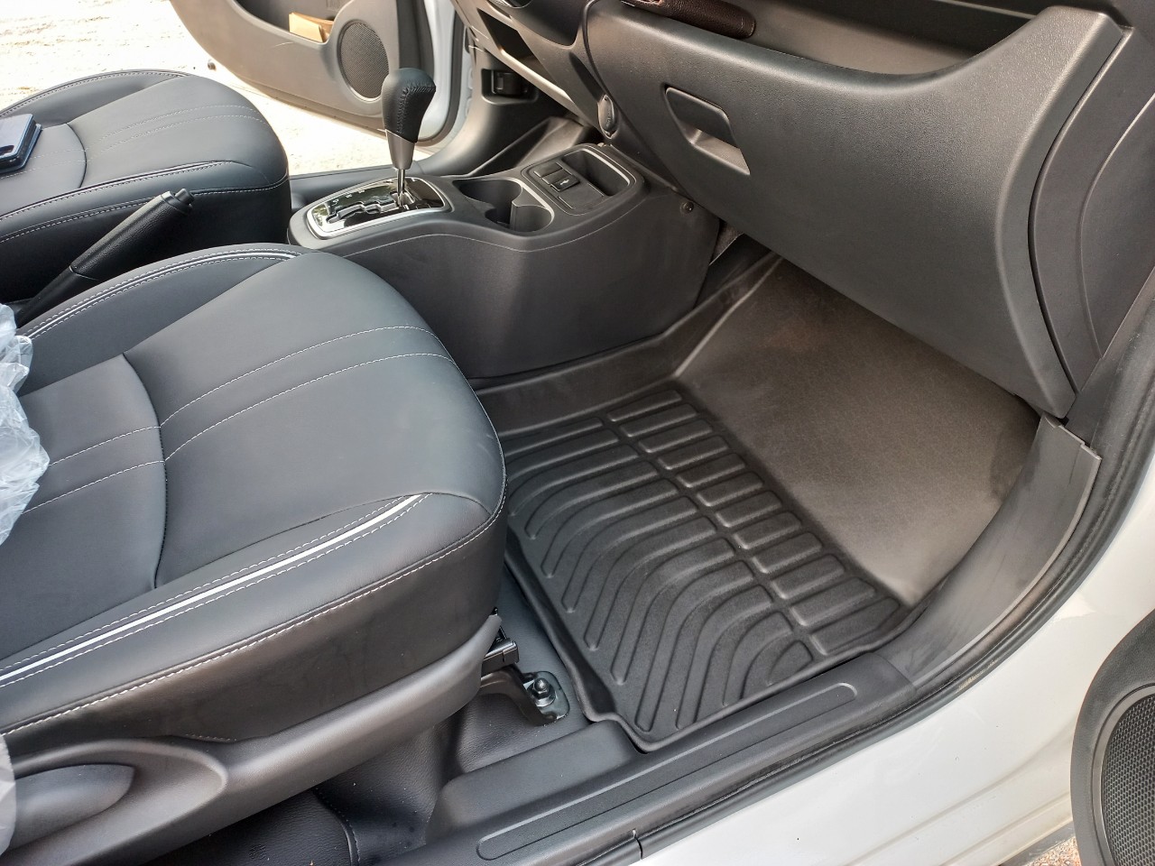 Thảm lót sàn xe ô tô Mitsubishi Attrage Nhãn hiệu Macsim chất liệu nhựa TPE cao cấp màu đen