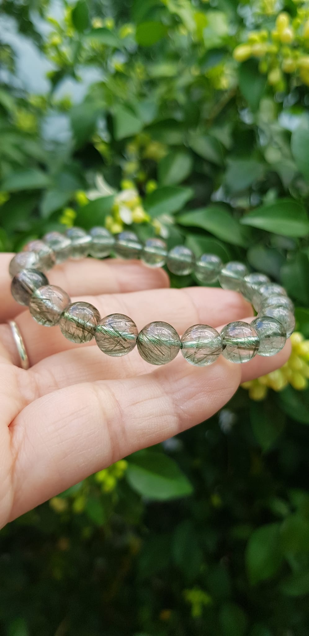 Vòng thạch anh tóc xanh tự nhiên trong bóng nhuyễn mượt đẹp Size vòng 8mm Nữ mệnh Thủy Mộc hỏa đeo ạ