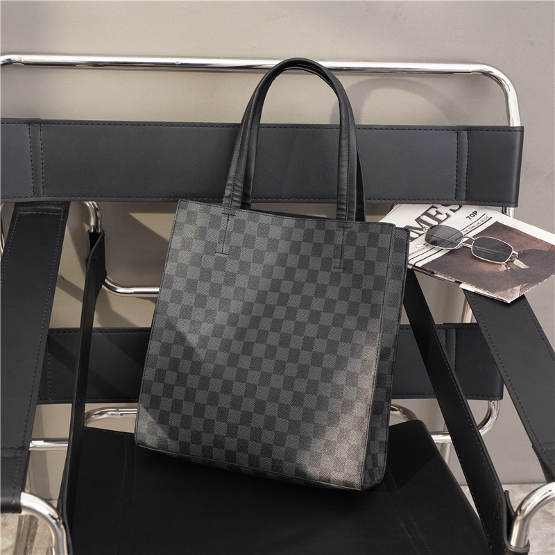 The trend of simple European and American style men and women computer bag handbag Japan and South Korea shoulder bag leather lattice leisure briefcase