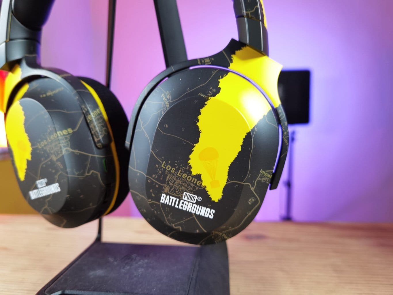 Tai nghe không dây chùm đầu Razer Barracuda X (2022)-Wireless Multi-Platform Gaming and Mobile Headset-PUBG: Battlegrounds Edition_Mới, hàng chính hãng