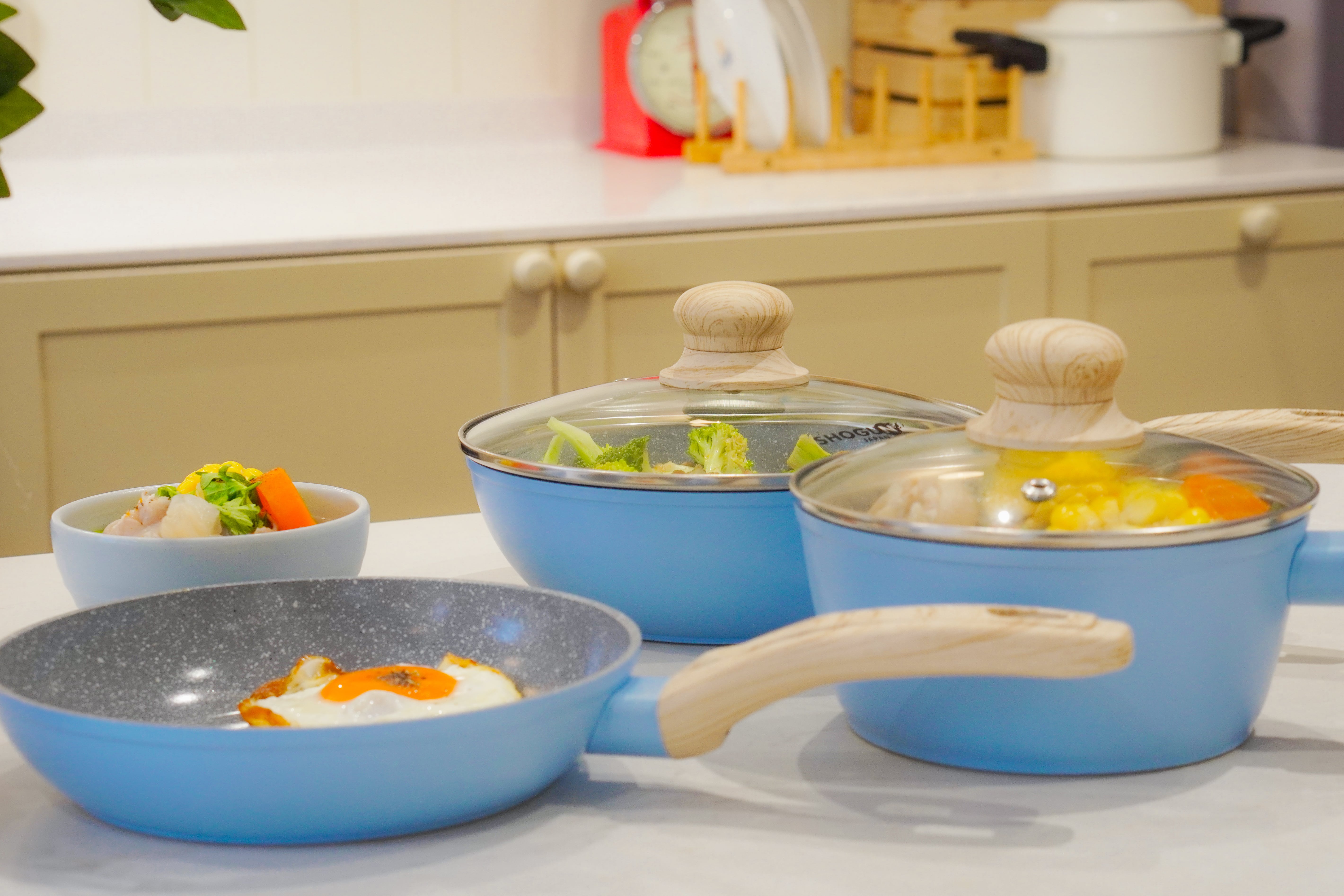 Bộ nồi chảo chống dính Ceramic đáy 6 lớp ăn dặm cho bé La gourmet Baby set màu xanh - sử dụng được tất cả loại bếp - 417886
