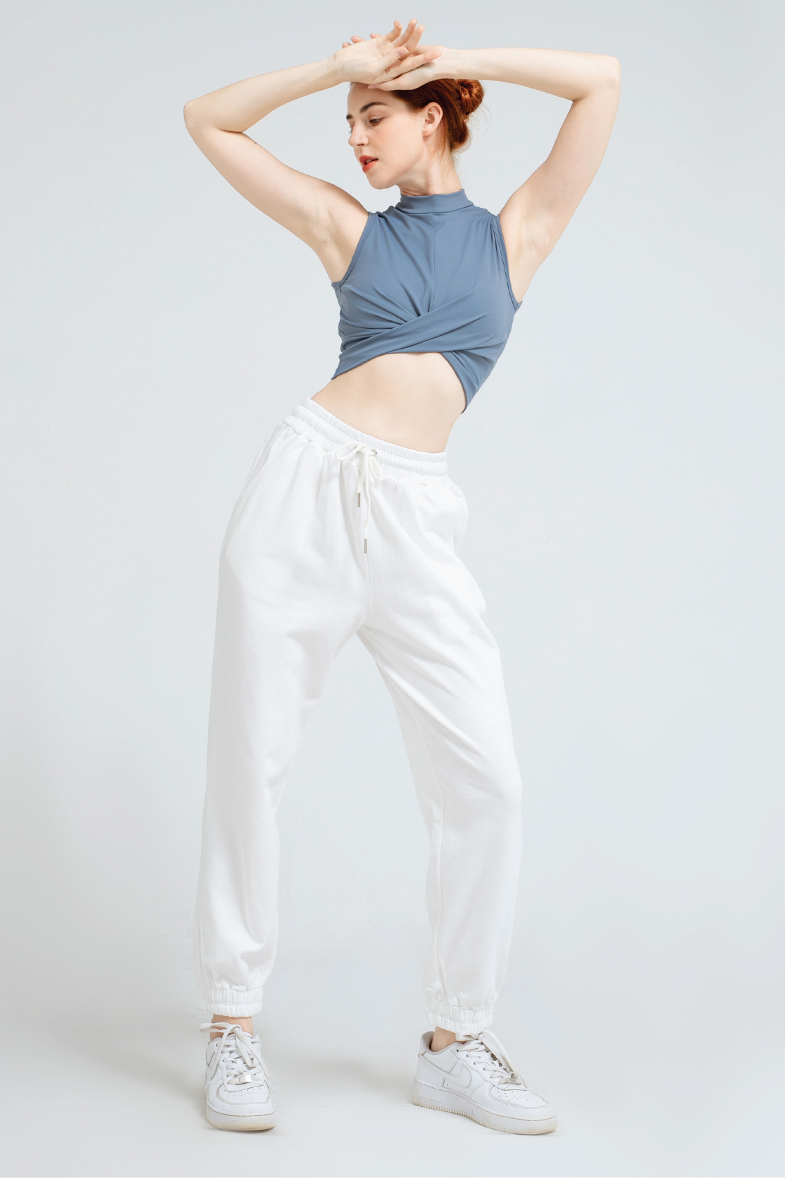 Set Đồ Thể Thao Áo Joyce Croptop & Quần Aboli Joggers .