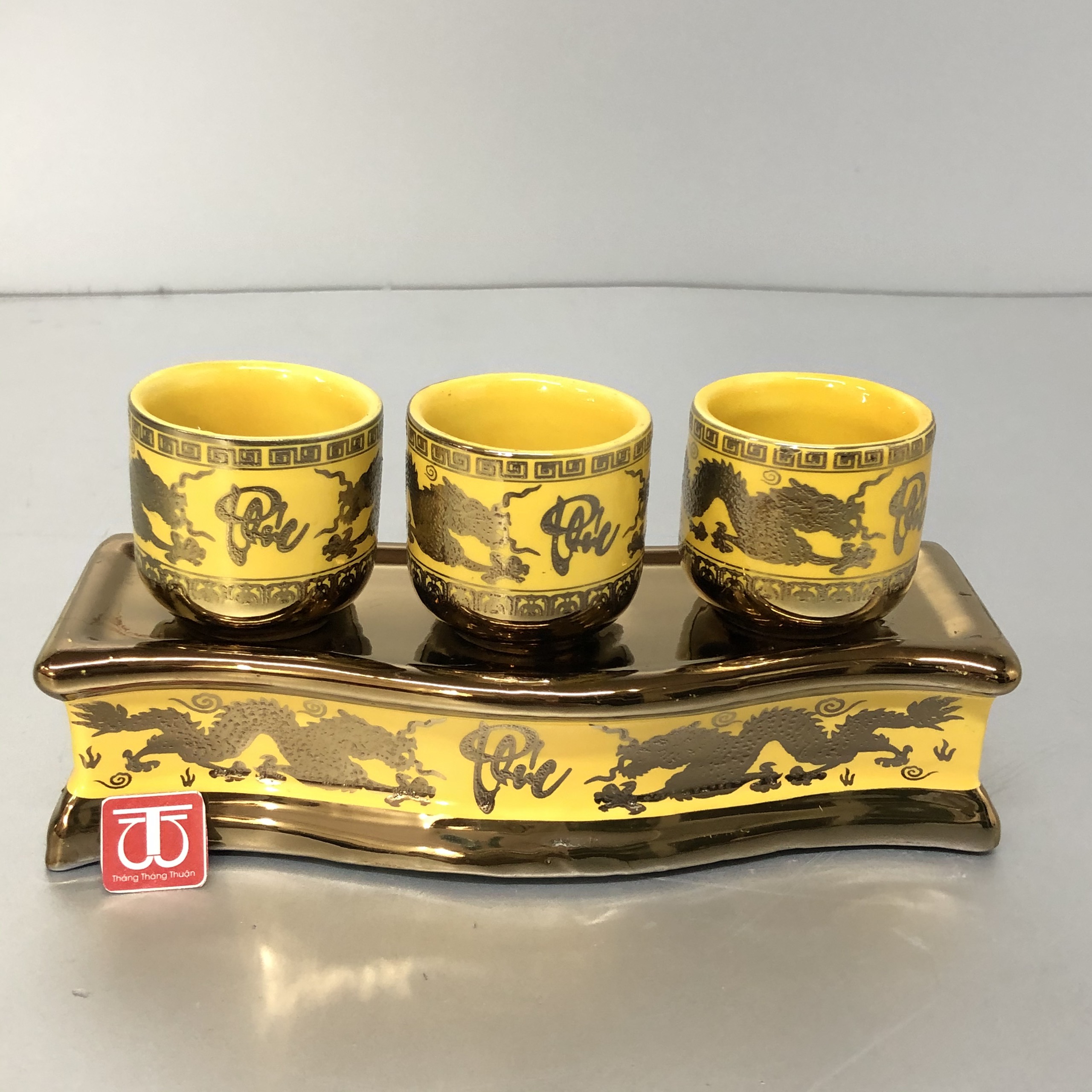 Bộ khay nước cúng 3ly bằng gốm sứ,nhũ kim sa  vàng
