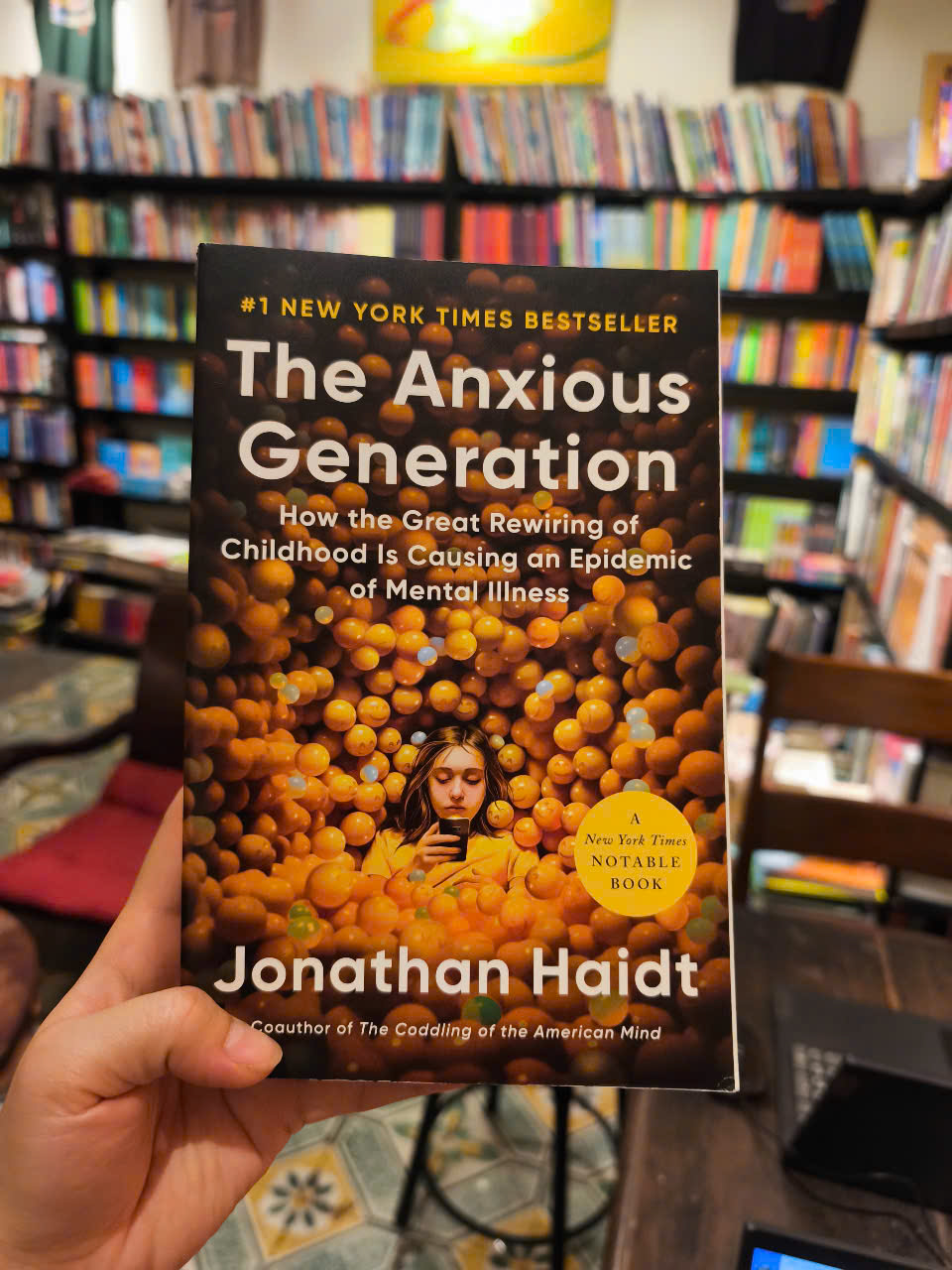 Sách - The Anxious Generation (International Edition) by Jonathan Haidt/Top 10 Book of 2024 A Washington Post Notable/Bìa mềm US