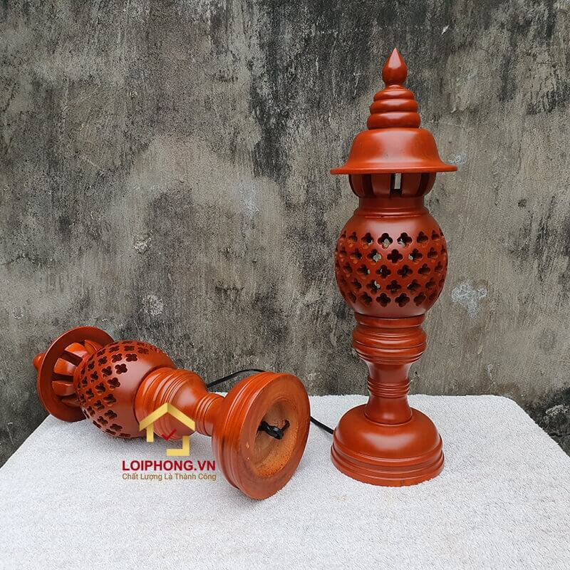 Đèn thờ quả dứa bằng gỗ màu cánh gián