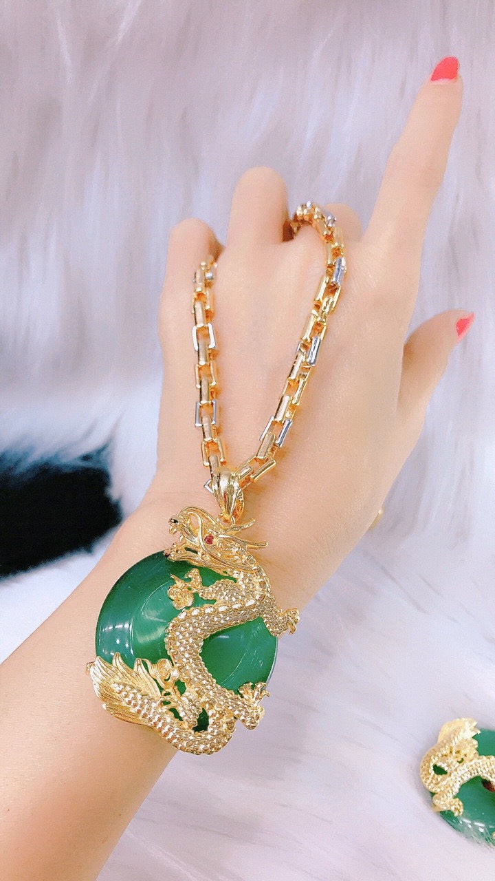 Dây Chuyền Ngọc Bội Nam Chạm Rồng - Mang Rất Sang