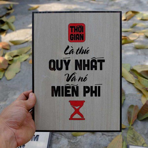 Tranh gỗ decor tạo động lực "Thời gian là thứ quý nhất và nó miễn phí"