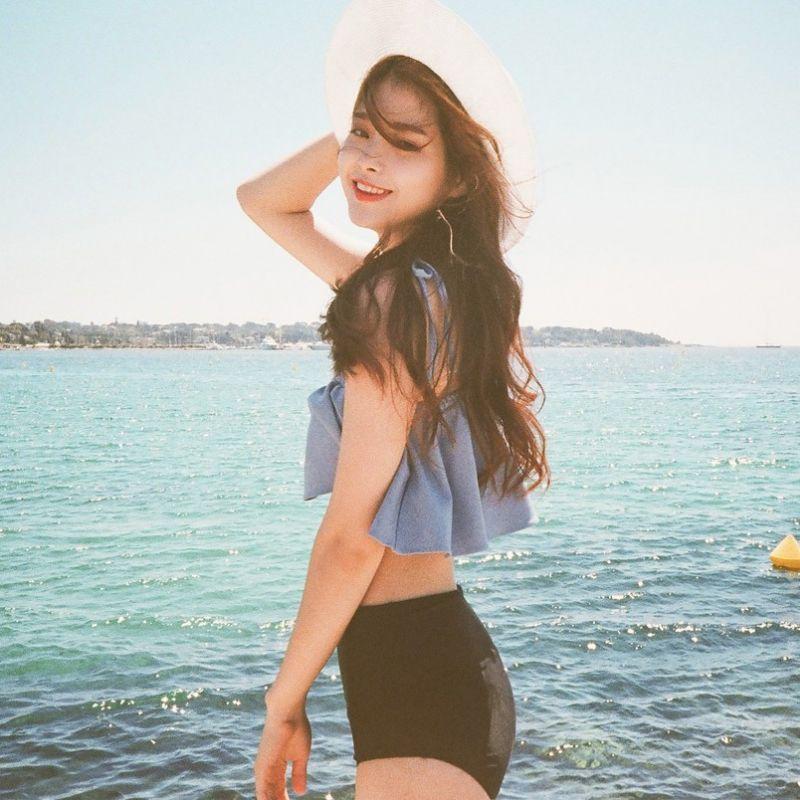 Bikini thắt nơ bèo rũ