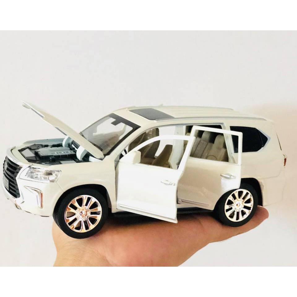 Ô TÔ MÔ HÌNH XE LEXUS LX570 1:24