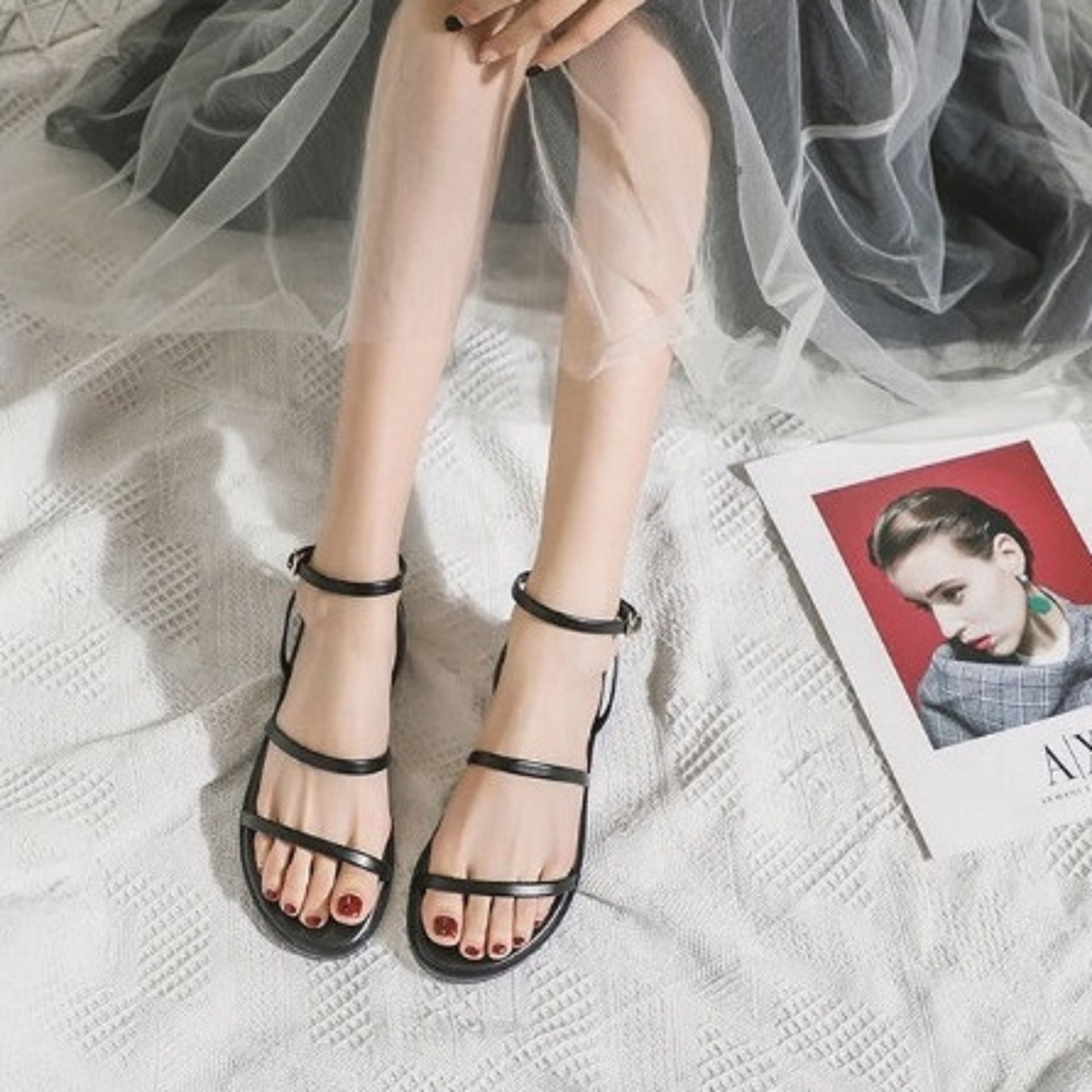 Giày sandal đế phẳng mũi tròn thiết kế quai đan thoải mái thời trang cho nữ mã THS38