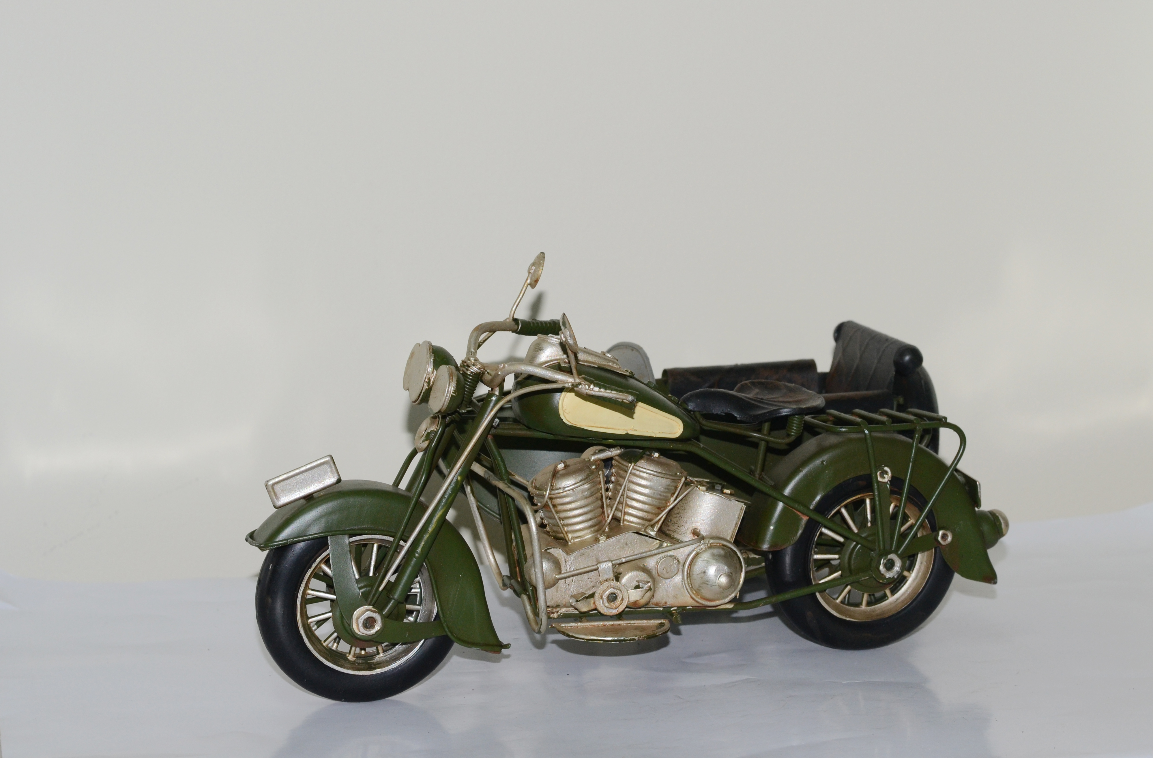 Mô hình xe máy, xe mô tô cổ điển/ Side Motorcycle metal vintage Decoration Handmade (1904D-1342)
