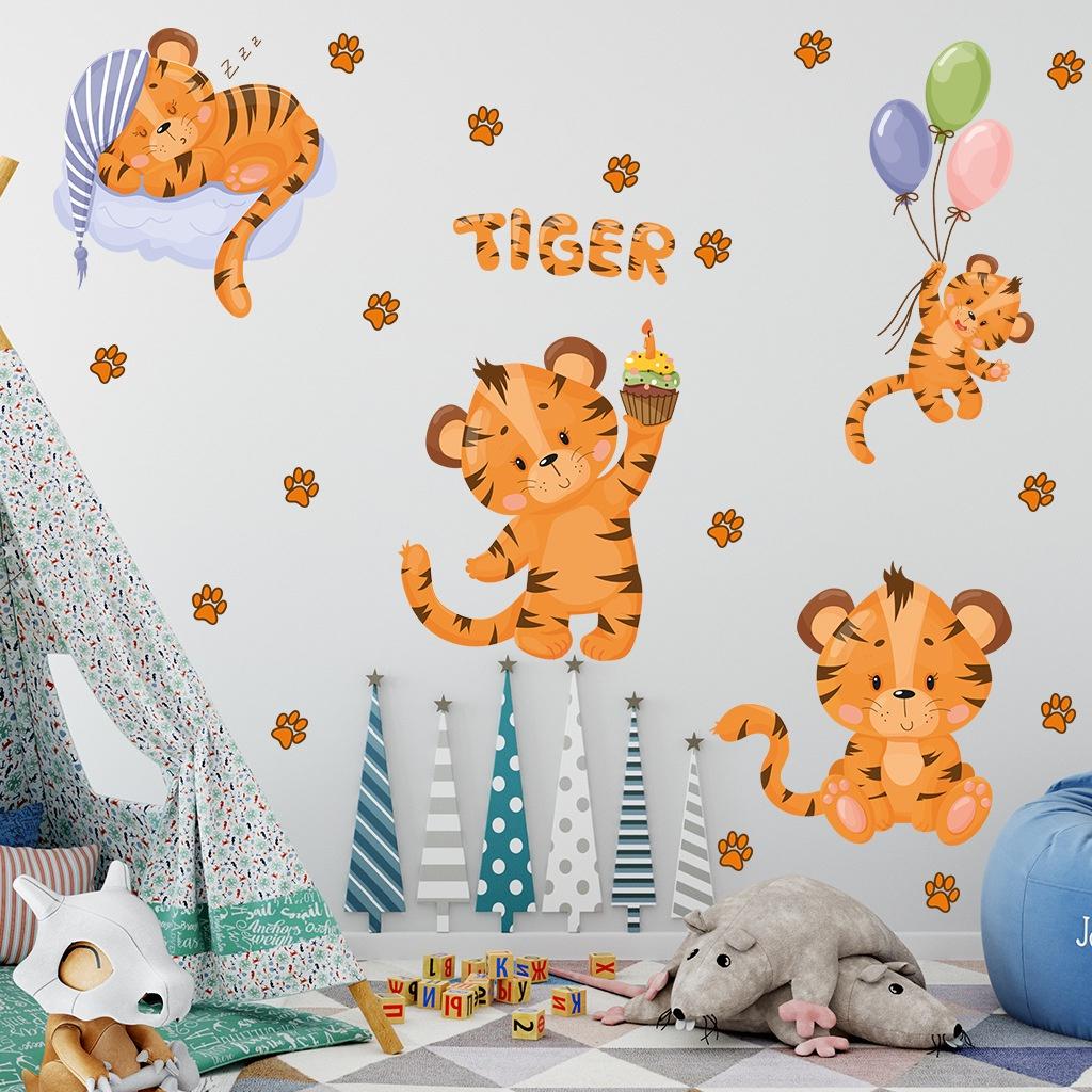Decal dán tường cho bé trai Tiểu hổ siêu dễ thương - AmyShop