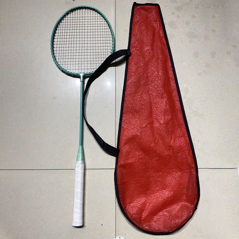 Set 2 vợt  đánh cầu lông hợp kim nhôm kèm túi ,khung và cán được làm bằng chất liệu cao cấp siêu bền , ,giúp cầm nắm vợt được chắc chắn 