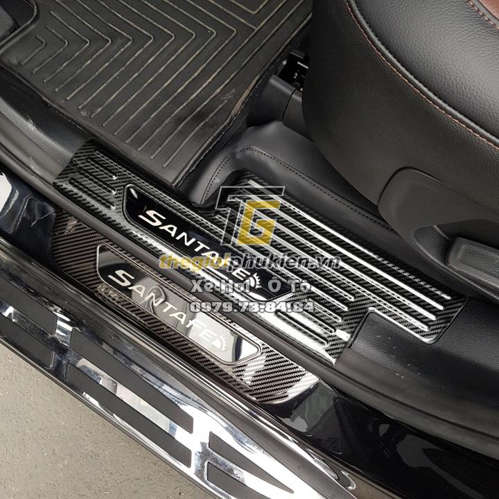 Bộ Ốp bậc cửa, Nẹp bước chân Hyundai Santafe 2021 vân Carbon