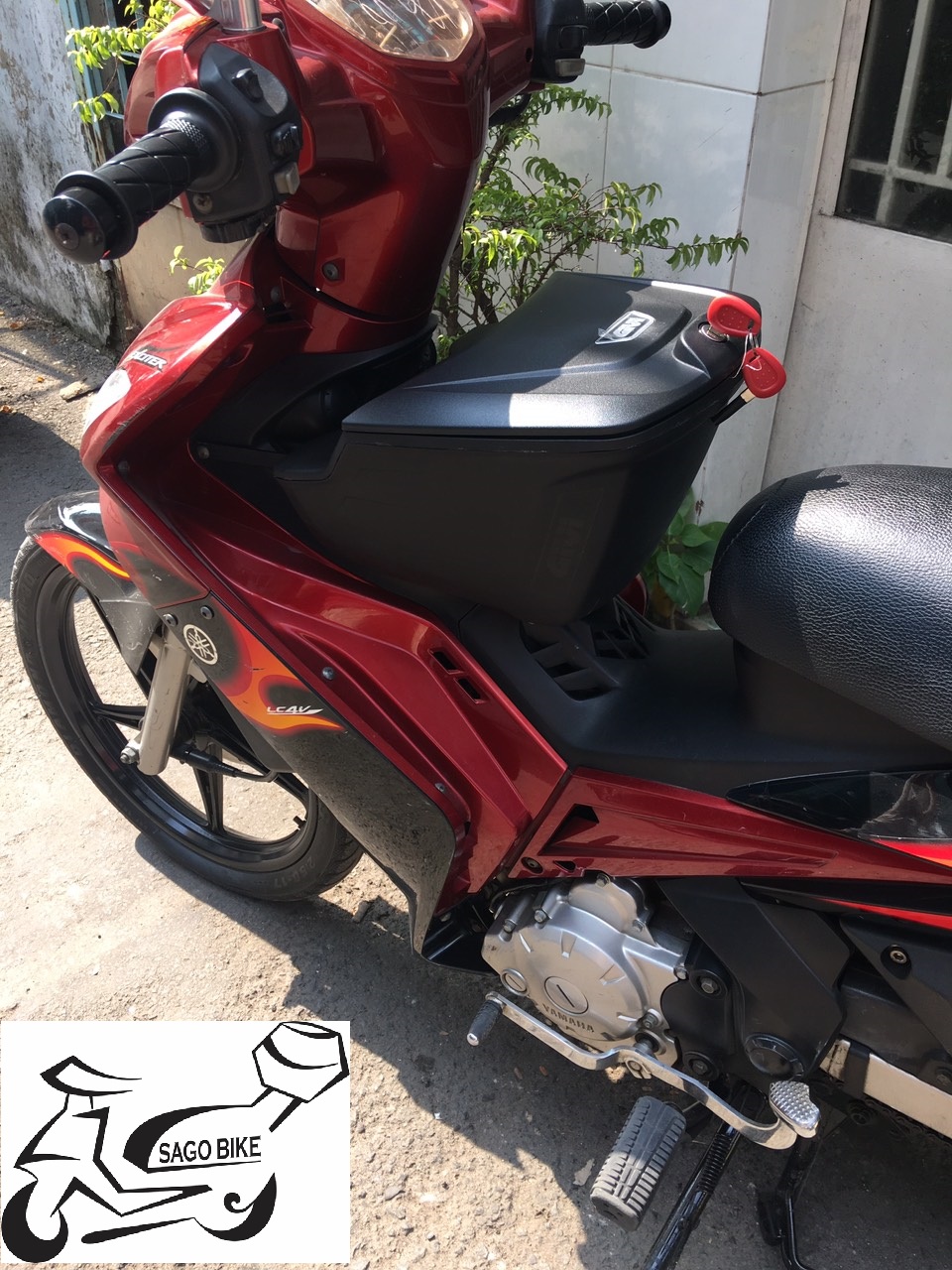 Thùng giữa Givi G10N kèm bát gắn cho xe Exciter 2009, thùng giữa Exciter 2009