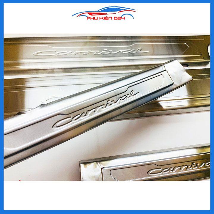 Bộ nẹp bước chân inox ô tô Carnival 2022-2023 chống trầy làm đẹp ô tô
