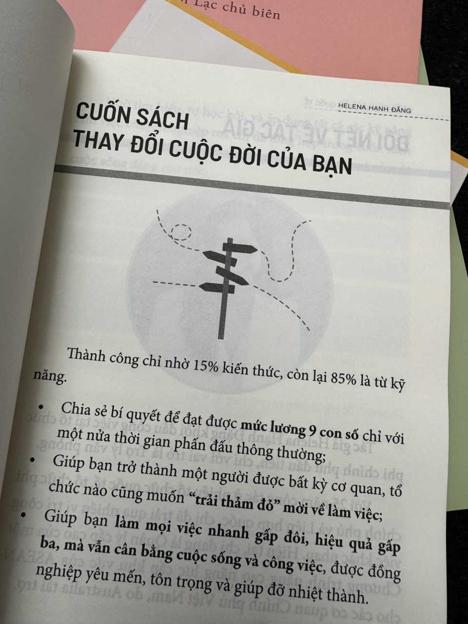 [Combo 2 cuốn] LỌT QUA KHE CỬA HẸP - SỐNG VIỆT NAM LÀM VIỆC QUỐC TẾ - Helena Hạnh Đặng - NXB Thế Giới.