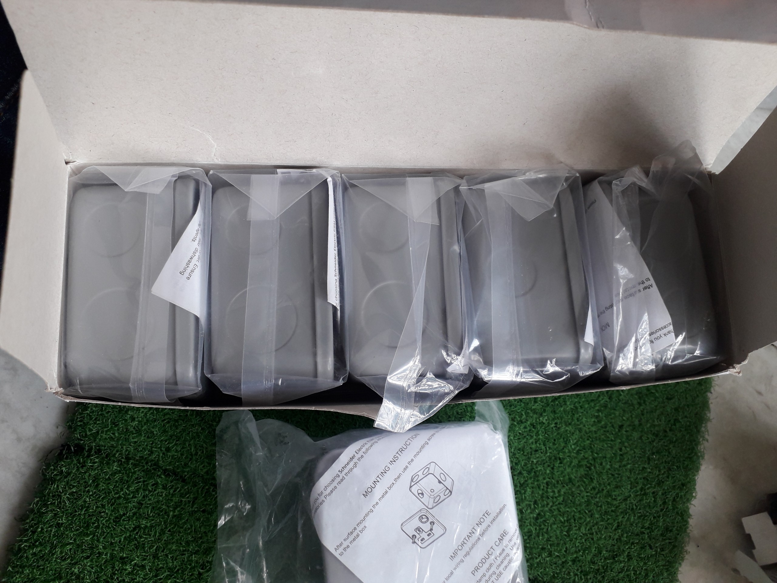 Công tắc ổ cắm EMS15-15 13A Series S30 Schneider