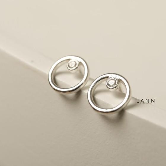 Khuyên đường tròn đính 1 đá S925 LANN