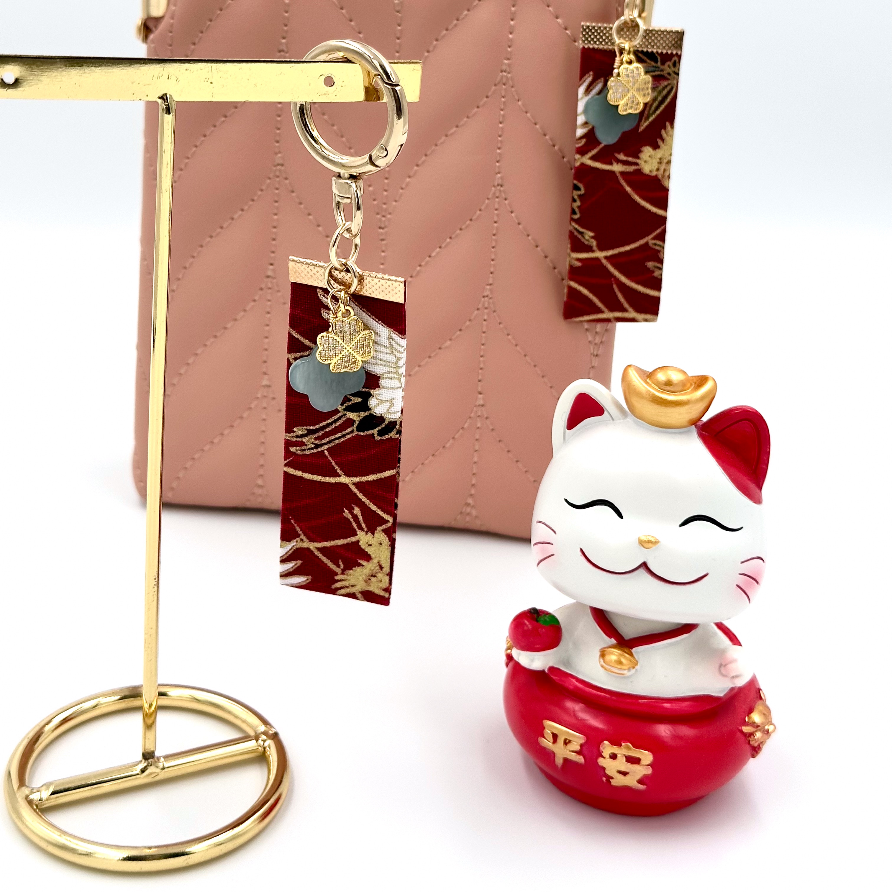 CRZ Fabchain - Phụ Kiện - Blue Water Jade Clover with Clover Charm - Móc Khóa Kèm 1 Viên Đá Ngọc Bích và Hạt Charm Hình Cỏ Ba Lá