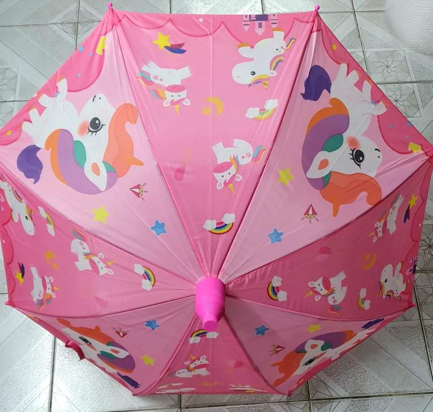 Dù che mưa nắng cho bé họa tiết hoạt hình dễ thương ,có ống nhựa bảo vệ
