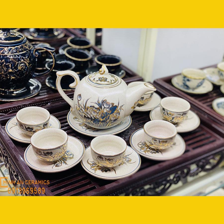 Bộ ấm chén men rạn hoa sen vẽ vàng gốm Minh An Bát Tràng