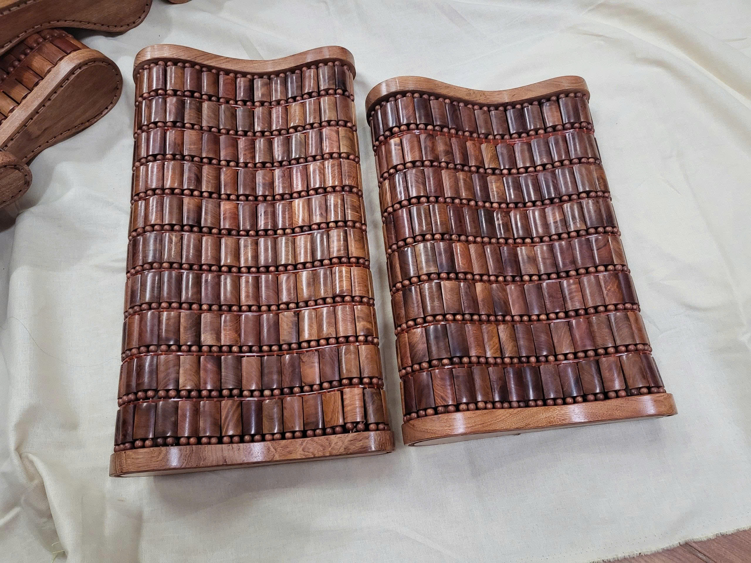 Gối Hạt Gỗ , Gối Công Thái Học Cao Cấp - Kích Thước 43cmx24cmx8/4cm Hỗ Trợ Cổ Massage Đầu Giúp Giác Ngủ Sâu