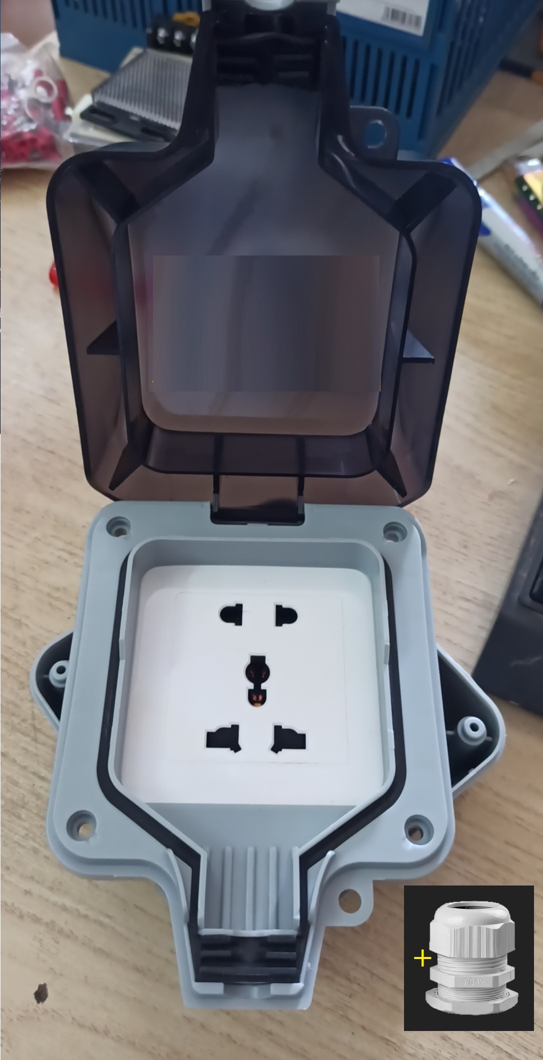Ổ cắm điện chống nước IP 67, ổ điện ngoài trời chịu nước , chống thấm tốt