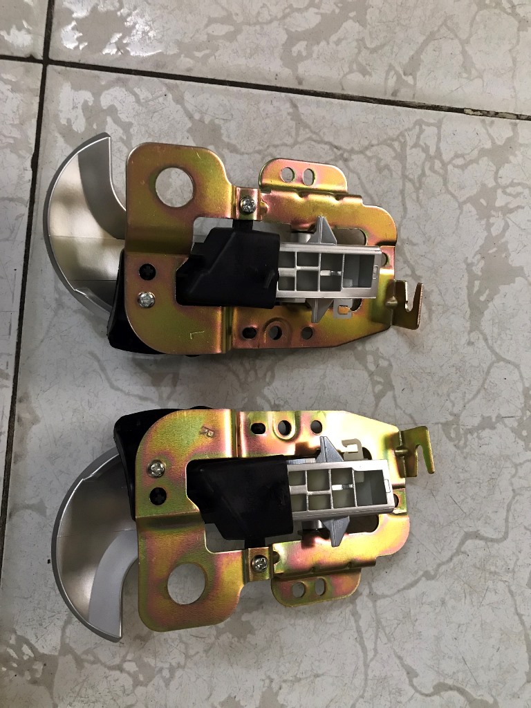 Tay mở cửa trong Rllch M1
