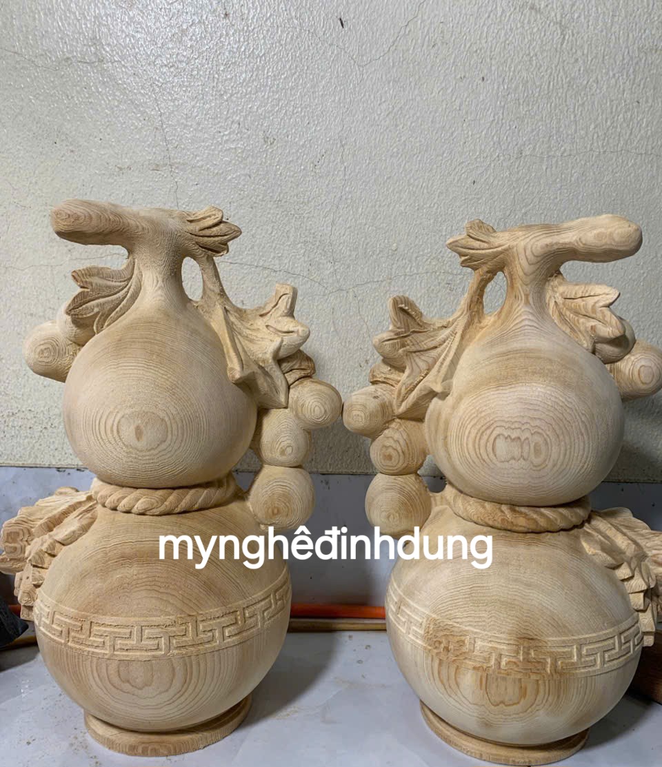 Cặp bình hồ lô tài lộc bằng gỗ ngọc Am thơm nức cao 30x20x14cm